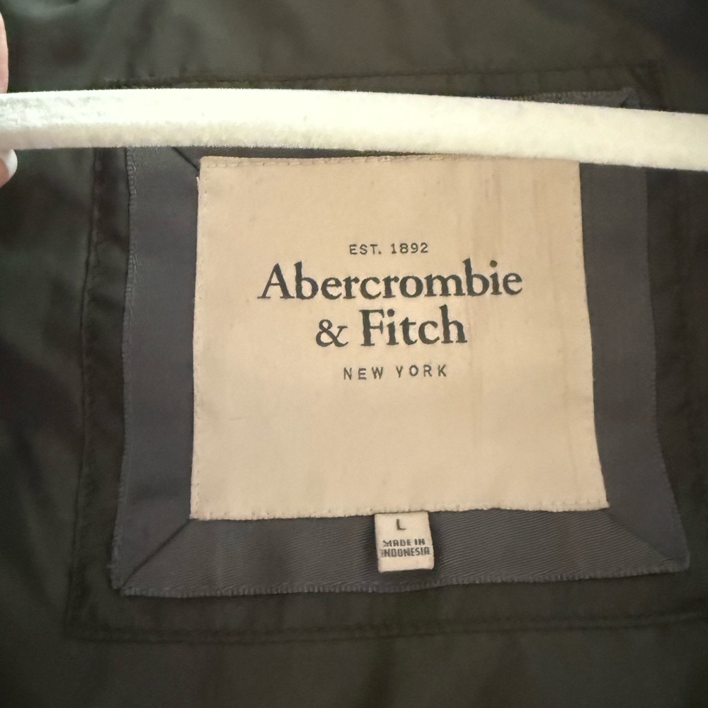 Abercrombie & Fitch Puffer Vest - Picture 3 of 4